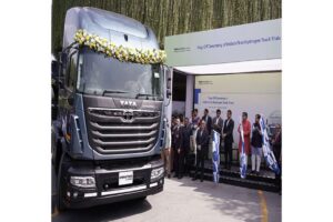 Tata Motors Launches Hydrogen Truck Trials in India Tata Motors, India's largest commercial vehicle manufacturer, has initiated the country's first-ever trials of hydrogen-powered heavy-duty trucks as part of India's broader vision to reach net-zero emissions by 2070. The milestone trial was flagged off by Shri Nitin Gadkari, Hon’ble Union Minister of Road Transport & Highways, and Shri Pralhad Joshi, Hon’ble Union Minister of New and Renewable Energy, along with other senior government officials and Tata Motors executives, including Mr. Girish Wagh, Executive Director of Tata Motors. This pioneering initiative emphasizes Tata Motors' dedication to advancing sustainable mobility solutions in line with India's green energy ambitions. The trial, funded by the Ministry of New and Renewable Energy under the National Green Hydrogen Mission, aims to evaluate the practicality and commercial feasibility of hydrogen-powered vehicles for long-distance freight transport while also establishing the infrastructure required for their smooth operation. The trial will span 24 months and involve 16 hydrogen-powered trucks with different configurations and payload capacities. These trucks, which are equipped with cutting-edge Hydrogen Internal Combustion Engines (H2-ICE) and Hydrogen Fuel Cell Electric Vehicle (H2-FCEV) technologies, will be tested on major freight routes in India, including those in Mumbai, Pune, Delhi-NCR, Surat, Vadodara, Jamshedpur, and Kalinganagar. At the trial's launch, Shri Nitin Gadkari remarked, “Hydrogen has the potential to revolutionize India’s transport sector, significantly reducing emissions while enhancing energy independence. This initiative will accelerate the transition to sustainable mobility in the heavy-duty trucking sector and bring us closer to a low-carbon future. I commend Tata Motors for their leadership in this important endeavor.” Shri Pralhad Joshi added, “Hydrogen is a critical fuel for India's transition to a sustainable, zero-carbon future. The commencement of these trials marks a significant step in demonstrating the role of green hydrogen in decarbonizing India's transportation sector. This project, under the National Green Hydrogen Mission, underscores our commitment to driving innovation and achieving energy independence while contributing to global climate goals. I congratulate Tata Motors for leading this initiative.” Mr. Girish Wagh, Executive Director of Tata Motors, expressed the company's excitement, saying, “Tata Motors is proud to lead India's shift to greener, smarter, and sustainable mobility solutions. As a company that has always focused on nation-building, we are committed to delivering innovations that contribute to India’s growth. The launch of these hydrogen truck trials represents a significant milestone in our efforts to promote clean, zero-emission energy for long-haul transportation. We thank the Government of India for their vision and support, and we remain committed to advancing sustainable mobility solutions for a better tomorrow.” The hydrogen-powered trucks being tested include the Tata Prima H.55S prime movers—one with a H2ICE engine and the other with an FCEV system—alongside the Tata Prima H.28, an advanced H2ICE truck. These vehicles are designed to cover operational ranges of 300 to 500 km, offering a sustainable, cost-effective, and high-performance transport solution. Equipped with the premium Prima cabin and advanced driver-assistance safety features, they ensure superior driver comfort, reduce fatigue, and improve productivity while setting new standards for safety in the trucking industry. Tata Motors continues to lead the development of alternative fuel technologies, including battery electric, CNG, LNG, hydrogen internal combustion, and hydrogen fuel cell vehicles. The company also offers a wide range of commercial vehicles powered by these alternative fuels, including small commercial vehicles, trucks, buses, and vans. Tata Motors recently won a tender for 15 hydrogen-powered FCEV buses, which are already operating successfully on Indian roads.